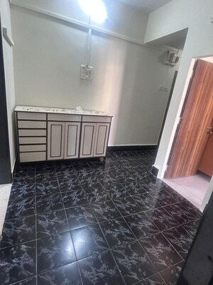 Bedroom in 2 BHK Apartment at Andheri West – for Rent