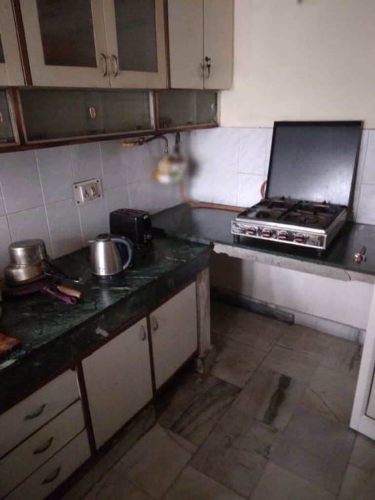 Kitchen, ip extension 3 Bedroom 1500 Sq.Ft. Apartment In Ip Extension Delhi 10122152