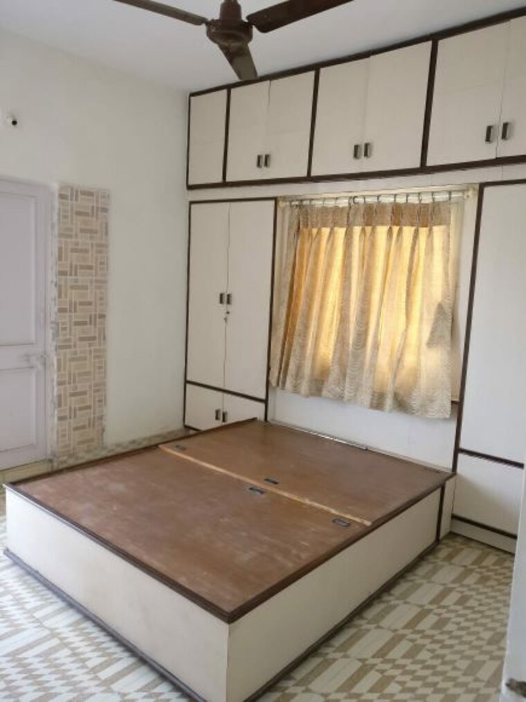 Room, shahibagh 3 Bedroom 2200 Sq.Ft. Builder Floor In Shahibagh Ahmedabad 10122159