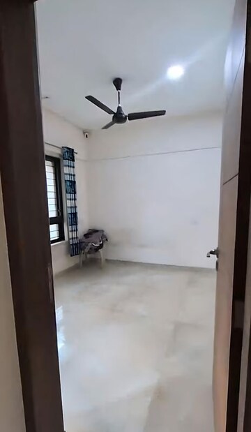 Room in 3 BHK Apartment at Mulund West – for Sale