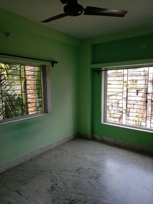 Room in 1 BHK Builder Floor at Jadavpur – for Rent
