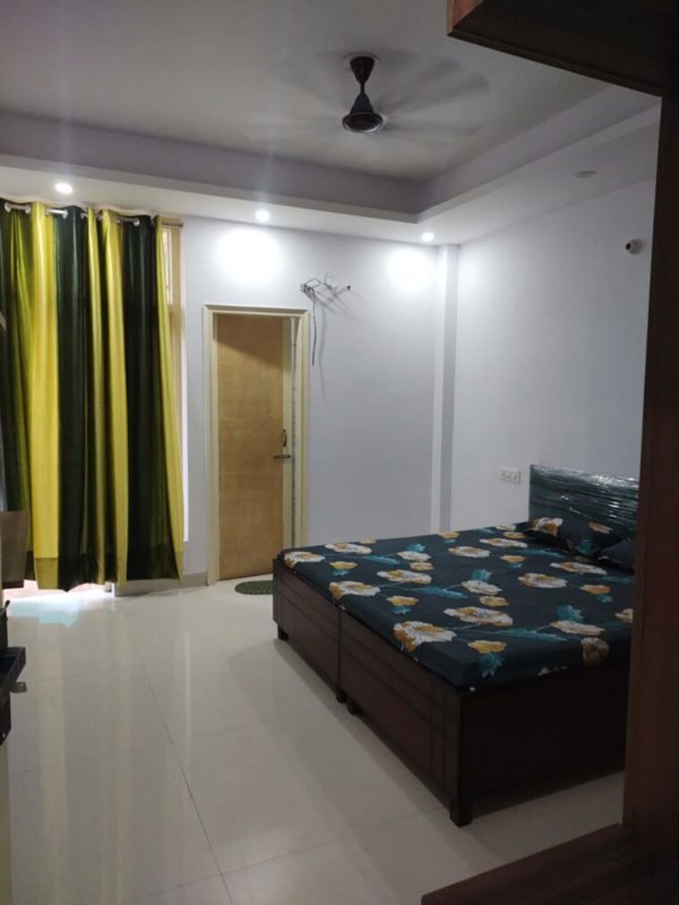 Bedroom, vip road 3 Bedroom 1350 Sq.Ft. Apartment In Vip Road Zirakpur 10122201