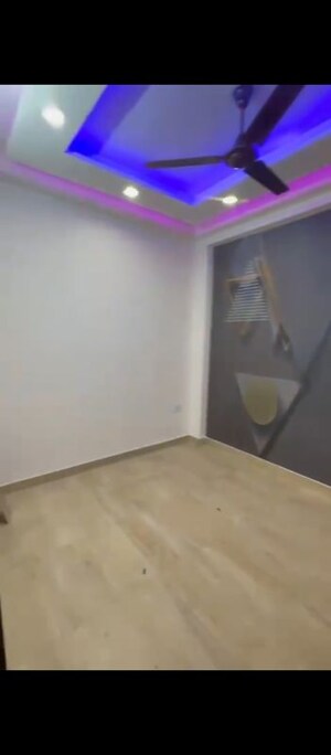 Room in 3 BHK Builder Floor at Dwarka Mor – for Sale