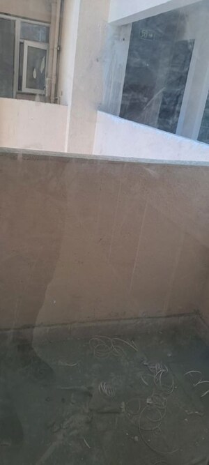 Room in 2 BHK Apartment at Signature Global Proxima Phase 2, Sector 89 – for Rent