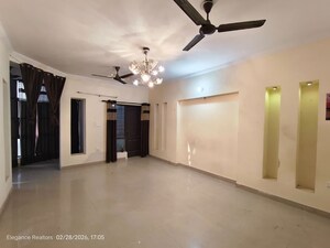 2 BHK Builder Floor For Rent in Chattarpur