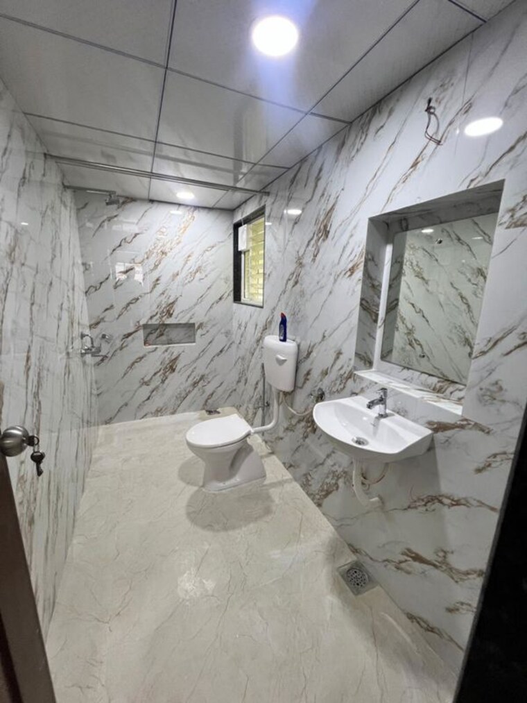 Bathroom, bund garden road 2 Bedroom 1500 Sq.Ft. Apartment In Bund Garden Road Pune 10122270