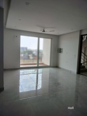 Room in 3 BHK Apartment at Patiala Road – for Rent