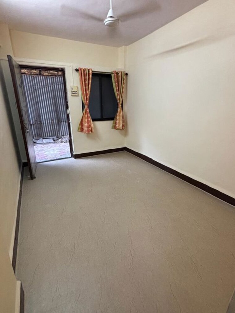 Room, dombivli east 1 RK 400 Sq.Ft. Apartment In Dombivli East Thane 10122300