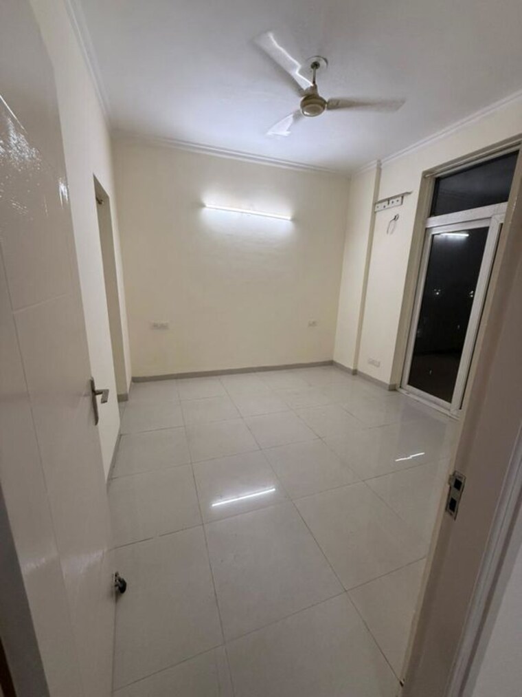 Bathroom, altura-apartments 2 Bedroom 1100 Sq.Ft. Apartment In Ghazipur Zirakpur 10122326