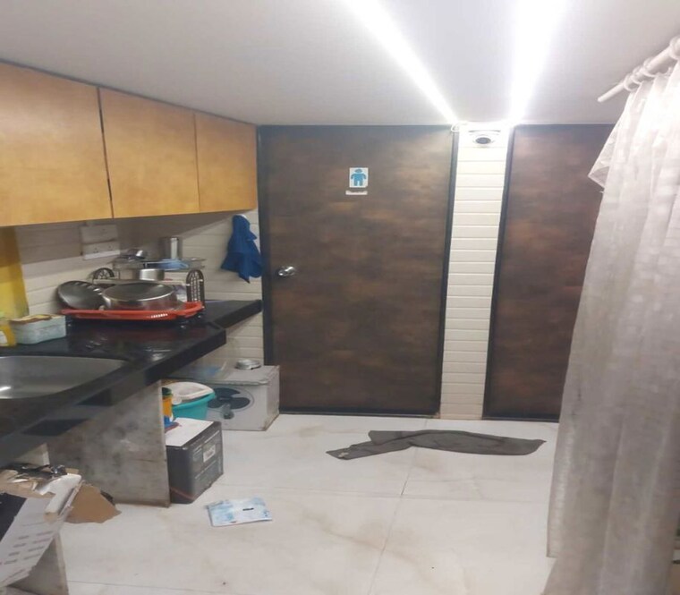 Other, dadar east Commercial Office Space 900 Sq.Ft. In Dadar East Mumbai 10122350