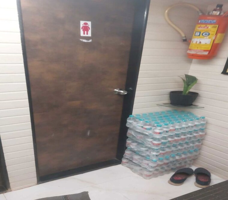 Washroom, dadar east Commercial Office Space 900 Sq.Ft. In Dadar East Mumbai 10122350