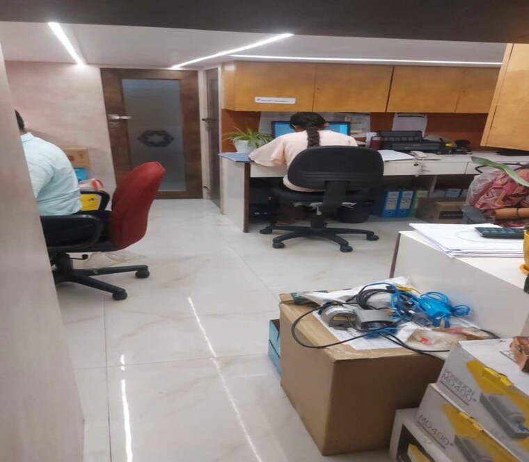 Team Area, dadar east Commercial Office Space 900 Sq.Ft. In Dadar East Mumbai 10122350