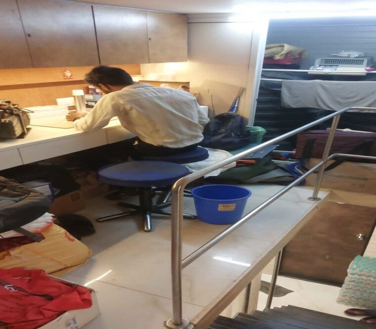 Team Area, dadar east Commercial Office Space 900 Sq.Ft. In Dadar East Mumbai 10122350