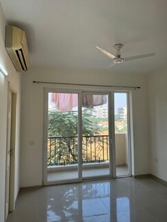 2 BHK + Study Room Apartment For Rent in Emaar Emerald Estate
