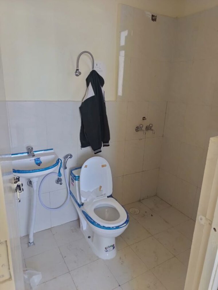 Bathroom, pyramid-heights 2 Bedroom 598 Sq.Ft. Apartment In Sector 85 Gurgaon 10122342