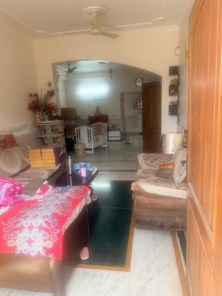 Living Room, sector 23a 3 Bedroom 360 Sq.Yd. Builder Floor In Sector 23a Gurgaon 10122410