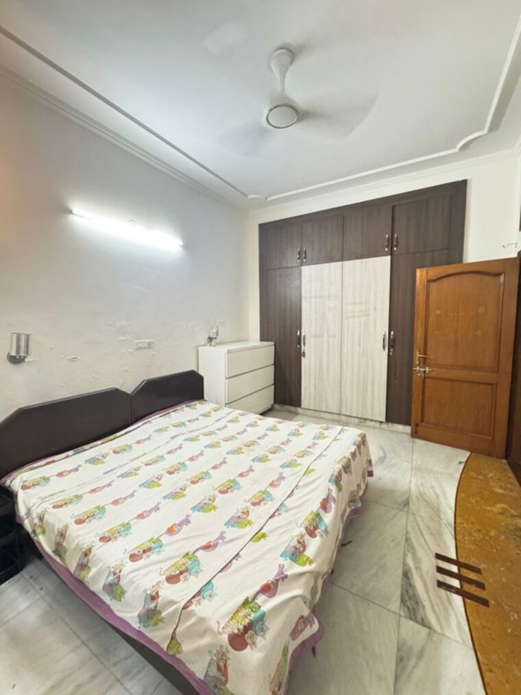 Bedroom, sector 23a 3 Bedroom 360 Sq.Yd. Builder Floor In Sector 23a Gurgaon 10122410