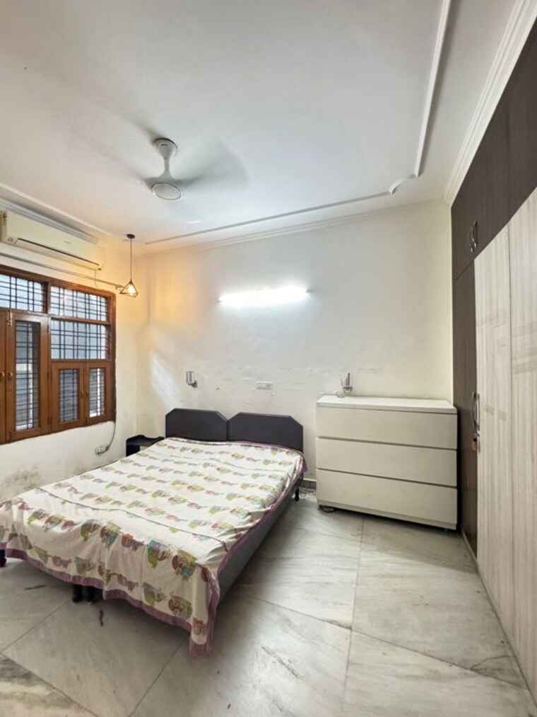 Bedroom, sector 23a 3 Bedroom 360 Sq.Yd. Builder Floor In Sector 23a Gurgaon 10122410