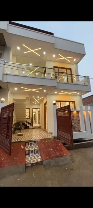 Kitchen in 3 BHK Independent House at Gomti Nagar – for Sale