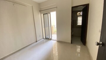 Room in 2 BHK Apartment at Signature Global Orchard Avenue, Sector 93 – for Rent