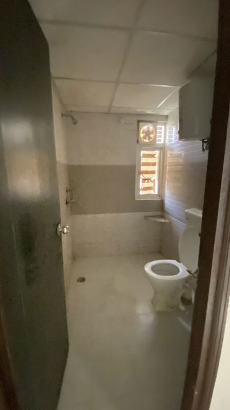 Bathroom, signature-global-orchard-avenue 2 Bedroom 635 Sq.Ft. Apartment In Sector 93 Gurgaon 10122436
