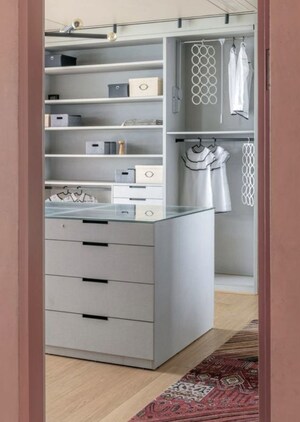 Furnished Amenities in 4 BHK Apartment at MJ 81 Aureate, Bandra West – for Sale