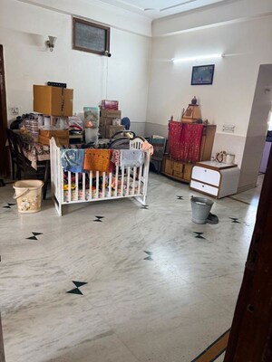 Parking in 3 BHK Builder Floor at Sector 23 – for Rent