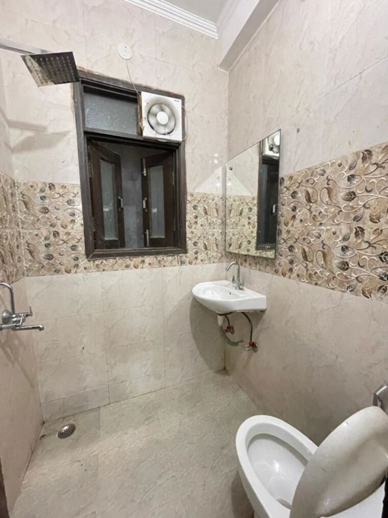 Bathroom, saket 1 Bedroom 650 Sq.Ft. Builder Floor In Saket Delhi 10122498
