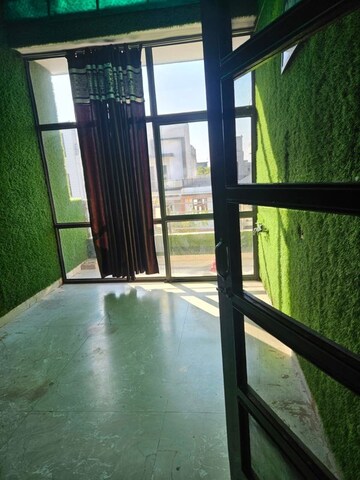 Common Area in 3 BHK Builder Floor at Ansals Sushant City – for Rent