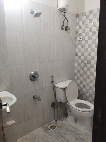Bathroom in 2 BHK Apartment at Kandivali East – for Rent