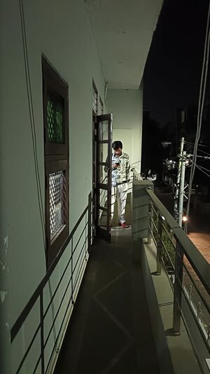 Balcony in 1 BHK Builder Floor at Sector 13 – for Rent