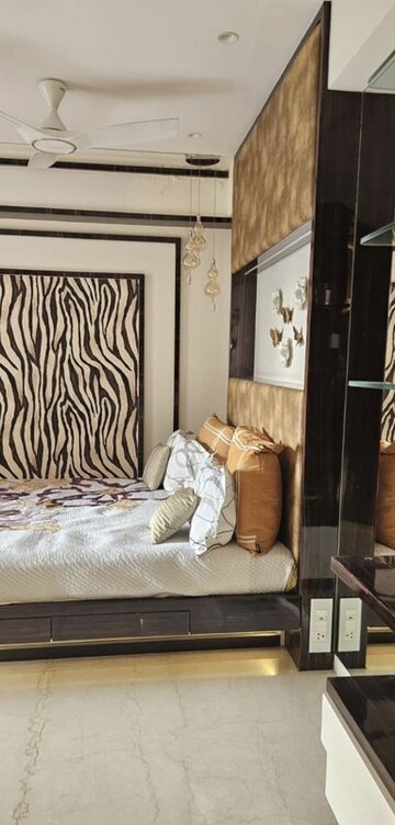 Bedroom in 4 BHK Apartment at Hiranandani Gardens, Powai – for Rent