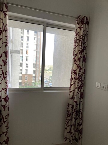 Room in 2 BHK Apartment at Lodha Upper Thane Meadows, Anjur – for Rent