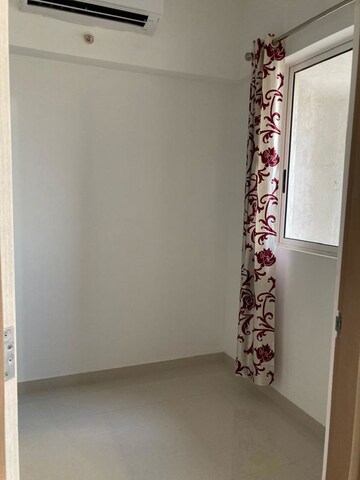 Room in 2 BHK Apartment at Lodha Upper Thane Meadows, Anjur – for Rent