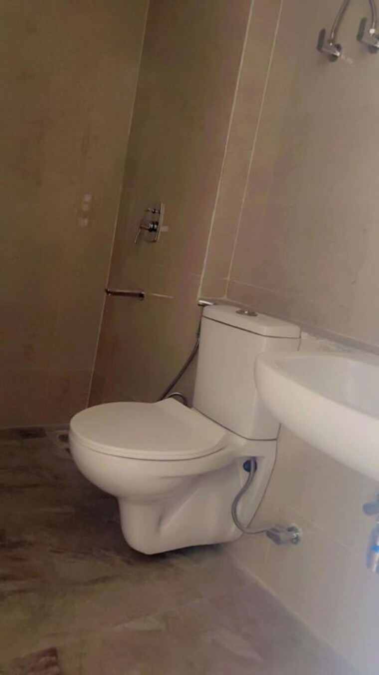 Bathroom, sector 150 3 Bedroom 1404 Sq.Ft. Apartment In Sector 150 Noida 10122584