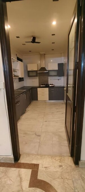 Kitchen in 3.5 BHK Builder Floor at South City 1 – for Rent