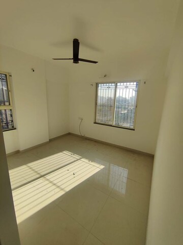 Room in 3 BHK Apartment at Wakad – for Rent