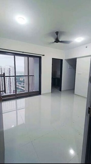 Room in 1 BHK Apartment at Runwal Eirene, Balkum Pada – for Rent