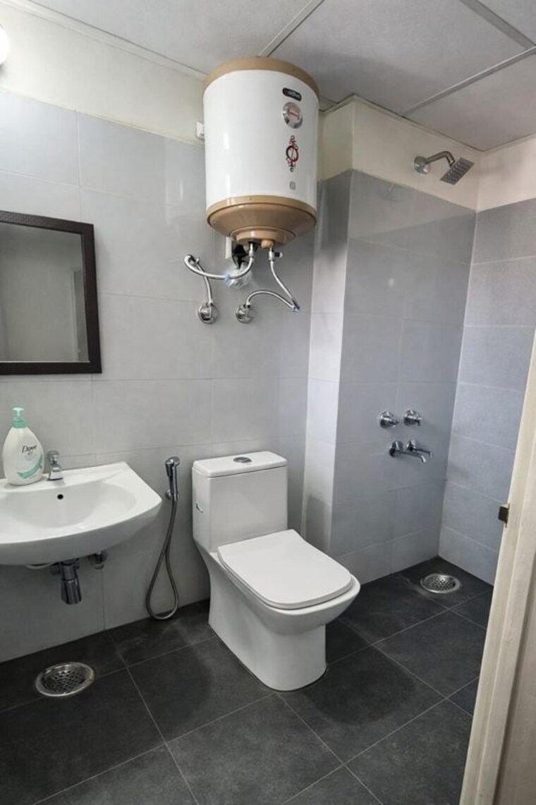 Bathroom, baberpur mandi 2 Bedroom 585 Sq.Ft. Apartment In Baberpur Mandi Panipat 10122609