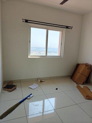 Room in 2 BHK Apartment at Prestige Finsbury Park Hyde, Bagaluru – for Rent