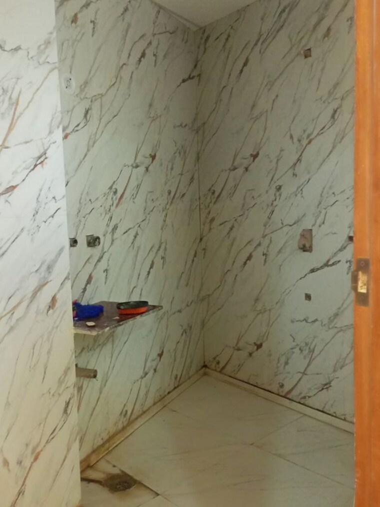 Bathroom, sector 73 1 Bedroom 550 Sq.Ft. Builder Floor In Sector 73 Noida 10122635