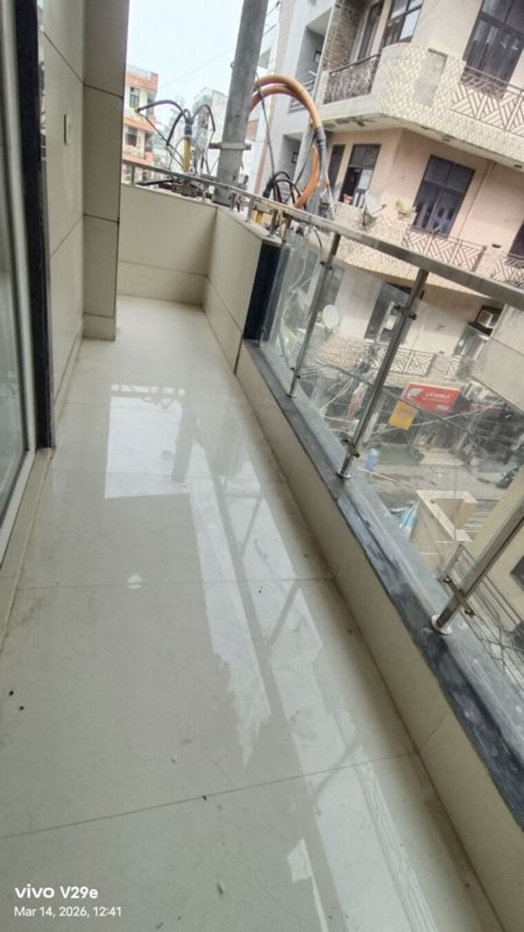 Balcony, uttam nagar 3.5 Bedroom 100 Sq.Yd. Builder Floor In Uttam Nagar Delhi 10122734