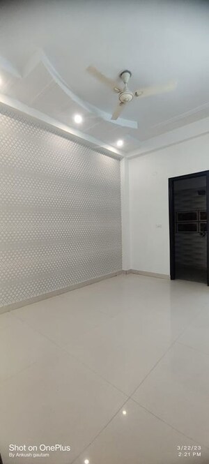 Room in 1 BHK Apartment at Daulat CHS, Borivali East – for Rent