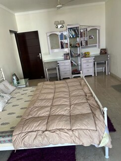 4 BHK + Servant Room Apartment For Rent in Sector 51