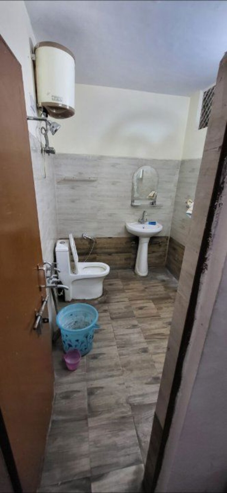 Bathroom, indira nagar 3 Bedroom 1500 Sq.Ft. Independent House In Indira Nagar Lucknow 10122598