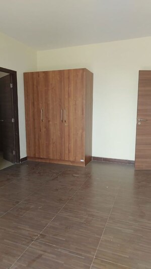 Room in 3 BHK Apartment at Ansal Height 86, Sector 86 – for Rent