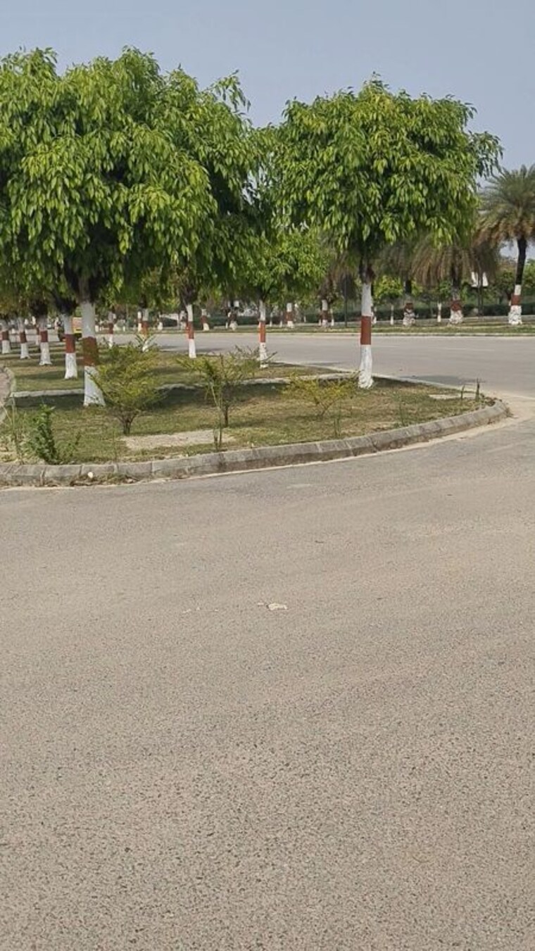 undefined, dlf-garden-city  3600 Sq.Ft. Plot In Mohanlalganj Lucknow 10122906