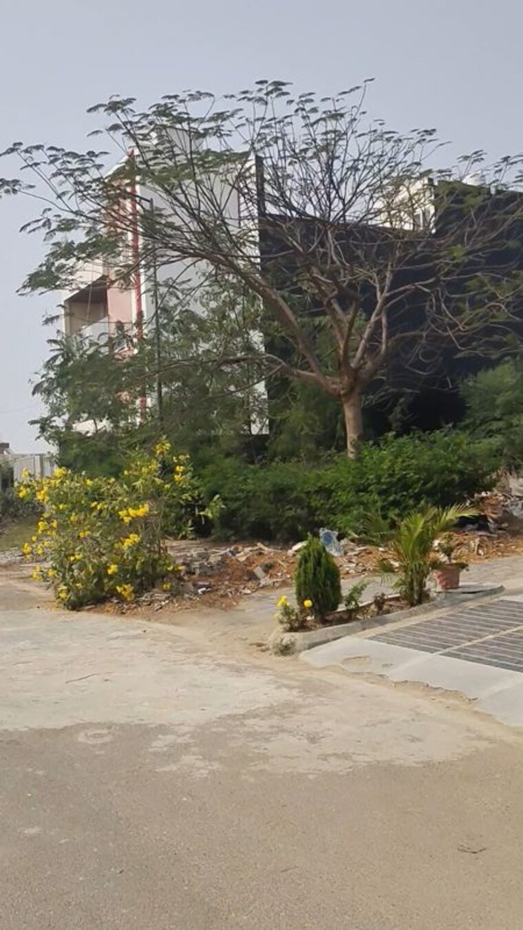 Garden, dlf-garden-city  3600 Sq.Ft. Plot In Mohanlalganj Lucknow 10122906