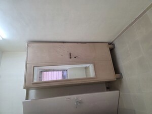 Furnished Amenities in 1.5 BHK Apartment at Somaiya House, Vile Parle East – for Rent