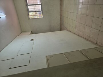 Bathroom in 1.5 BHK Apartment at Somaiya House, Vile Parle East – for Rent